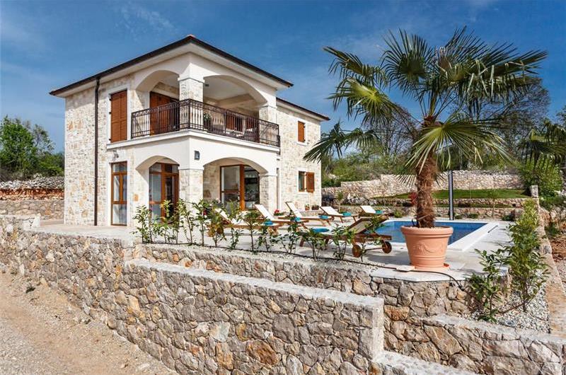 3 Bedroom Stone Villa with Pool near Malinska, Krk islands, Sleeps 6-8
