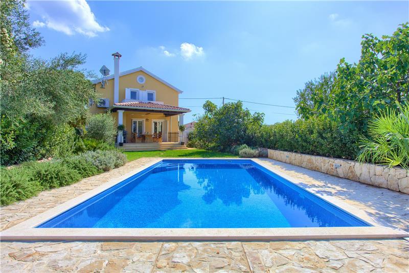 Villa in Krk Island, photograph 1