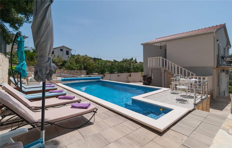 Sea-view villa in Solta Island, photograph 2