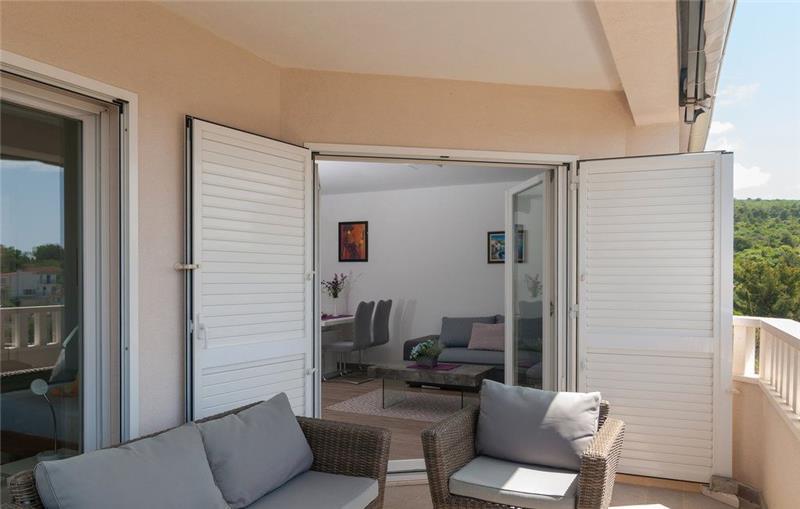 Sea-view villa in Solta Island, photograph 9