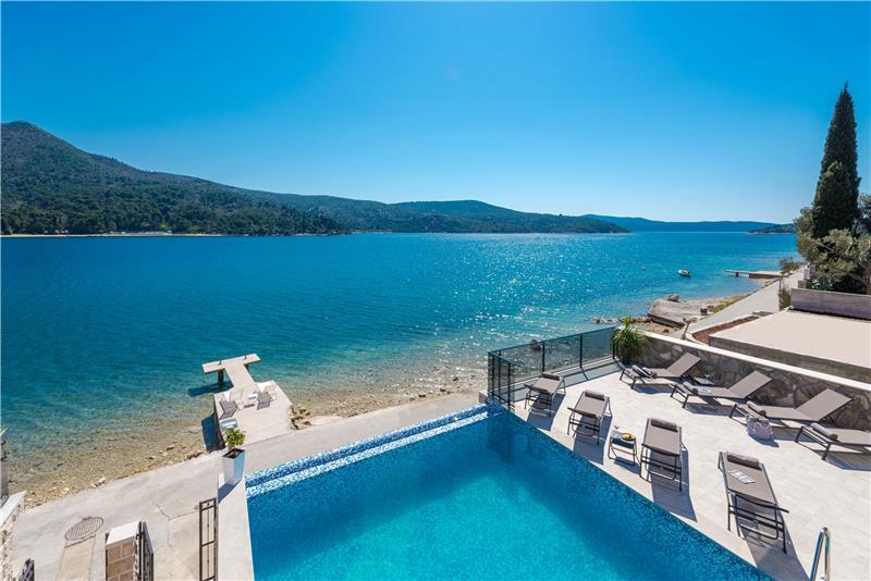 Beachfront villa in Slano, photograph 6