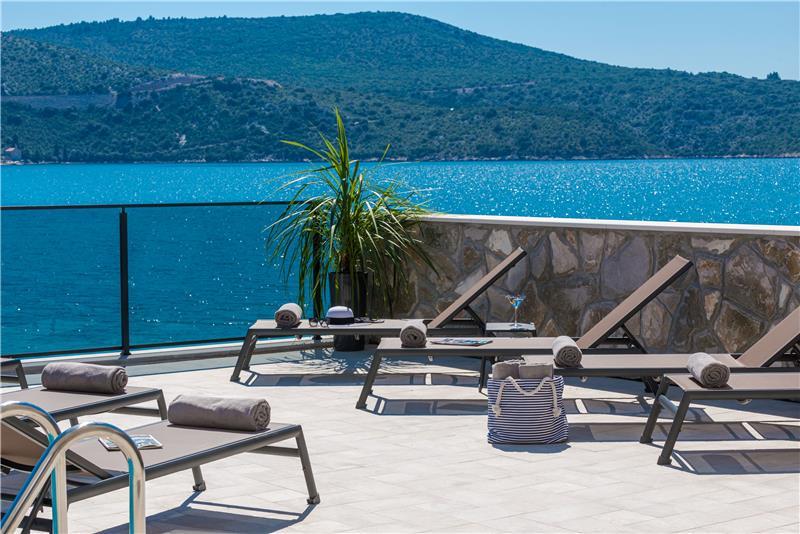 Beachfront villa in Slano, photograph 14