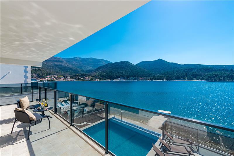 Beachfront villa in Slano, photograph 9