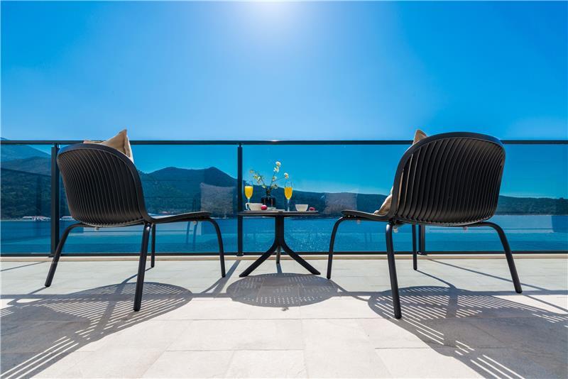 Beachfront villa in Slano, photograph 15