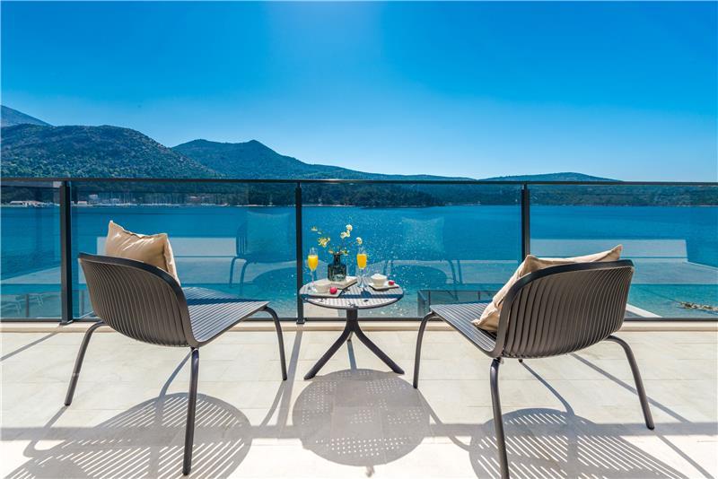 Beachfront villa in Slano, photograph 10