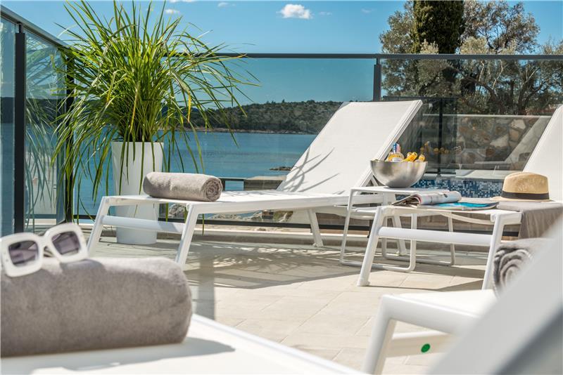 Beachfront villa in Slano, photograph 9