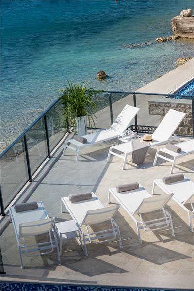 Beachfront villa in Slano, photograph 7