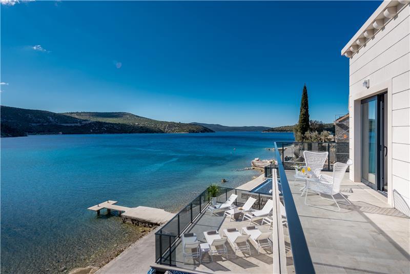 Beachfront villa in Slano, photograph 5