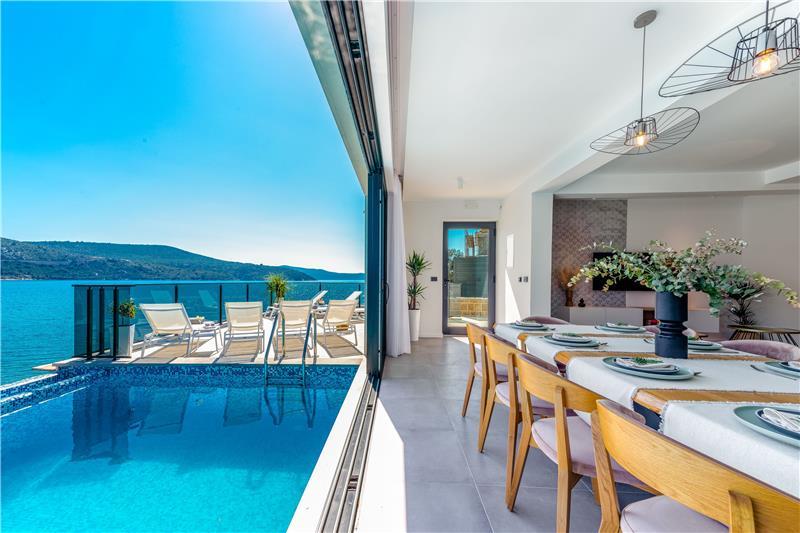 Beachfront villa in Slano, photograph 17
