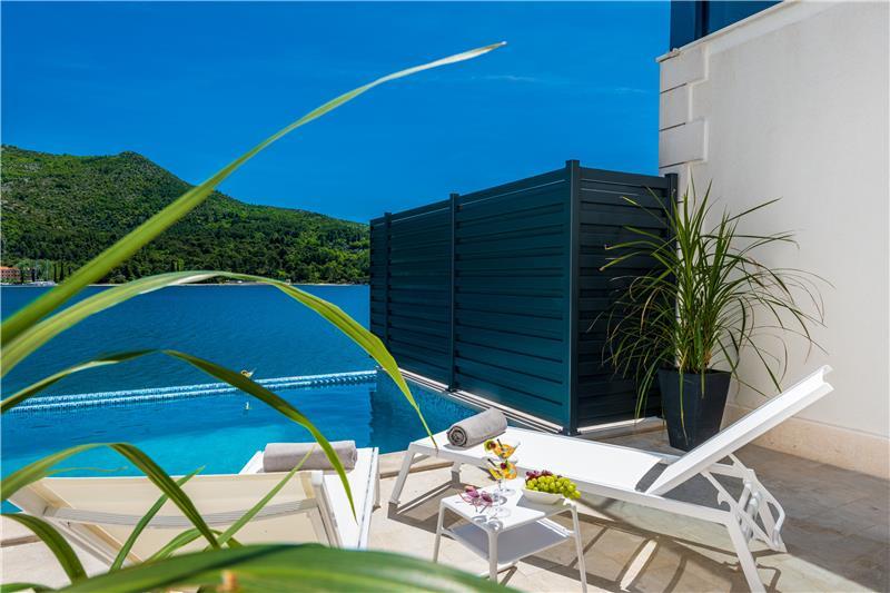 Beachfront villa in Slano, photograph 19