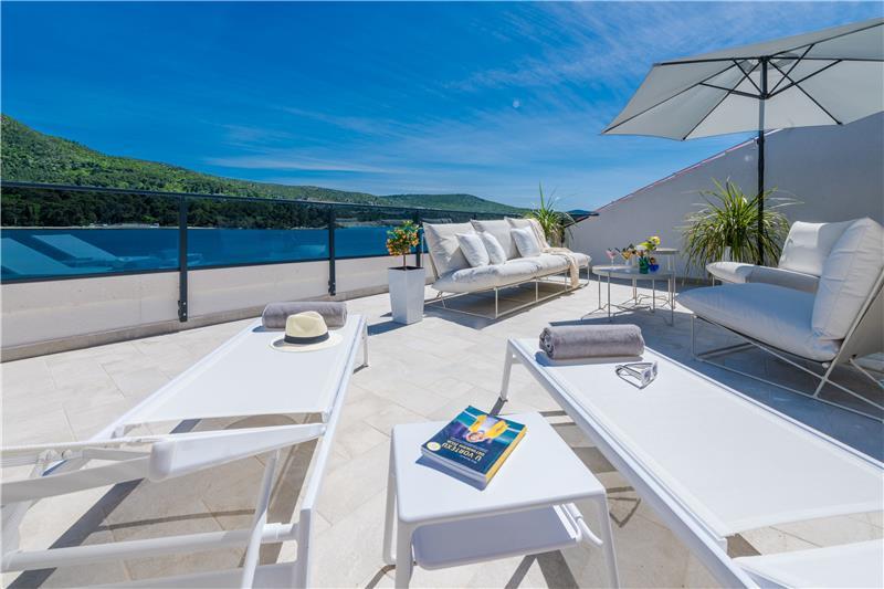 Beachfront villa in Slano, photograph 9