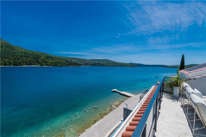 Beachfront villa in Slano, photograph 11