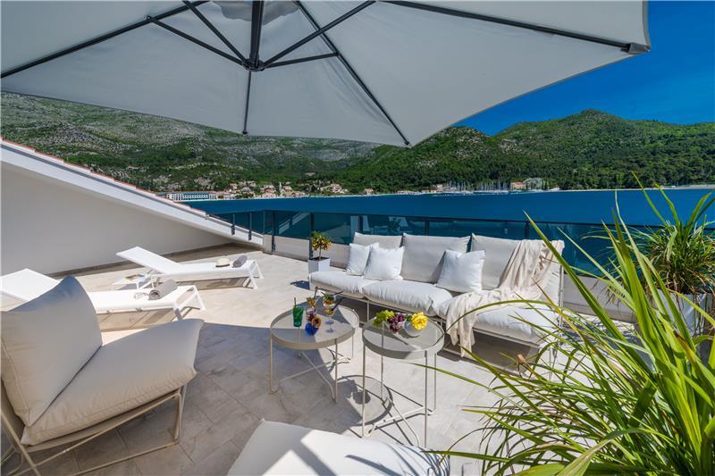 Beachfront villa in Slano, photograph 15