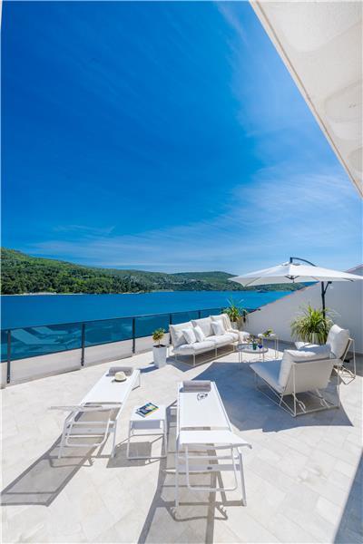 Beachfront villa in Slano, photograph 13