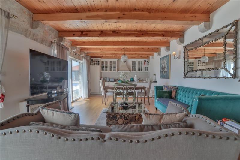 Sea-view villa in Budva, photograph 13