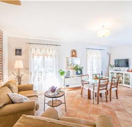 2 Bedroom Villa with Pool near Umag, sleeps 4