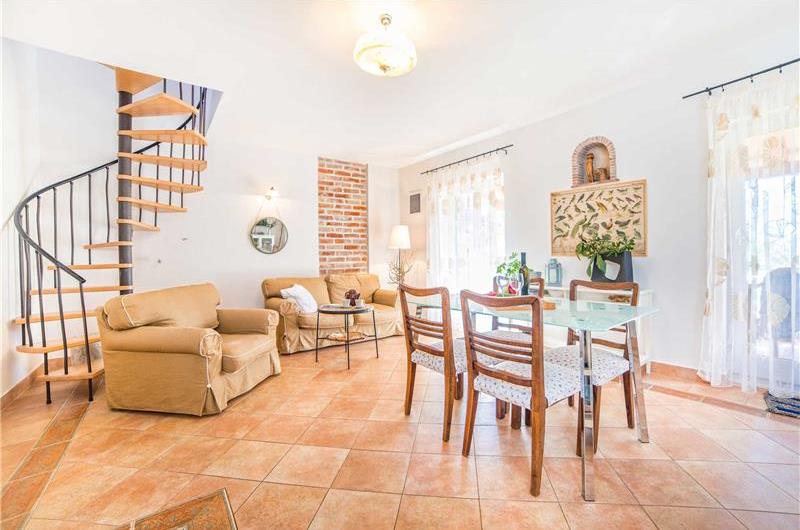 2 Bedroom Villa with Pool near Umag, sleeps 4