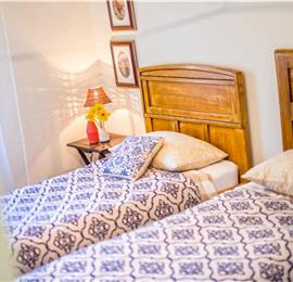 2 Bedroom Villa with Pool near Umag, sleeps 4