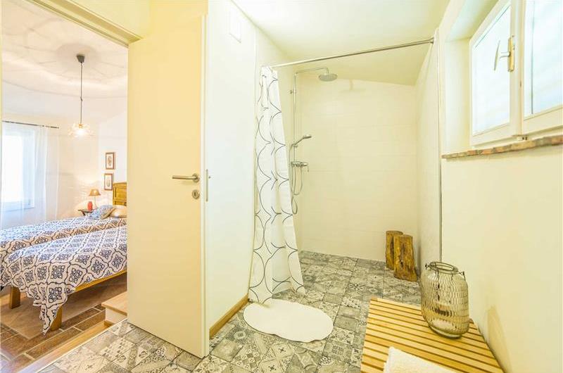 2 Bedroom Villa with Pool near Umag, sleeps 4