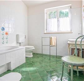 2 Bedroom Villa with Pool near Umag, sleeps 4