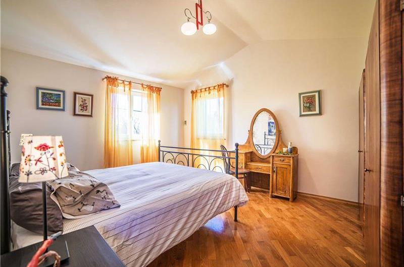 2 Bedroom Villa with Pool near Umag, sleeps 4