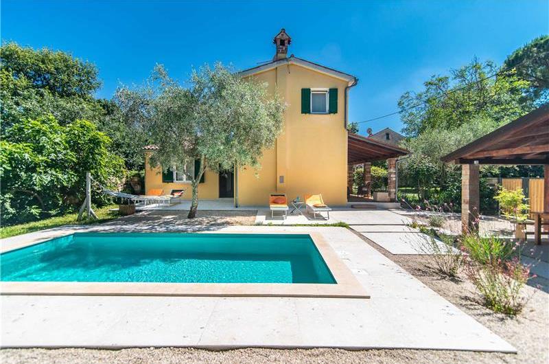 2 Bedroom Villa with Pool near Umag, sleeps 4