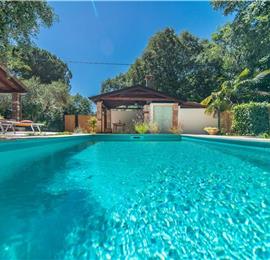 2 Bedroom Villa with Pool near Umag, sleeps 4