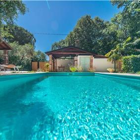 2 Bedroom Villa with Pool near Umag, sleeps 4