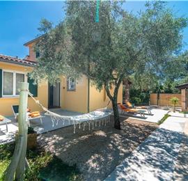 2 Bedroom Villa with Pool near Umag, sleeps 4