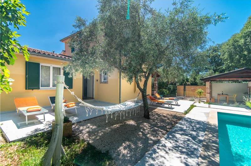 2 Bedroom Villa with Pool near Umag, sleeps 4