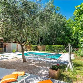 2 Bedroom Villa with Pool near Umag, sleeps 4