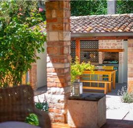 2 Bedroom Villa with Pool near Umag, sleeps 4