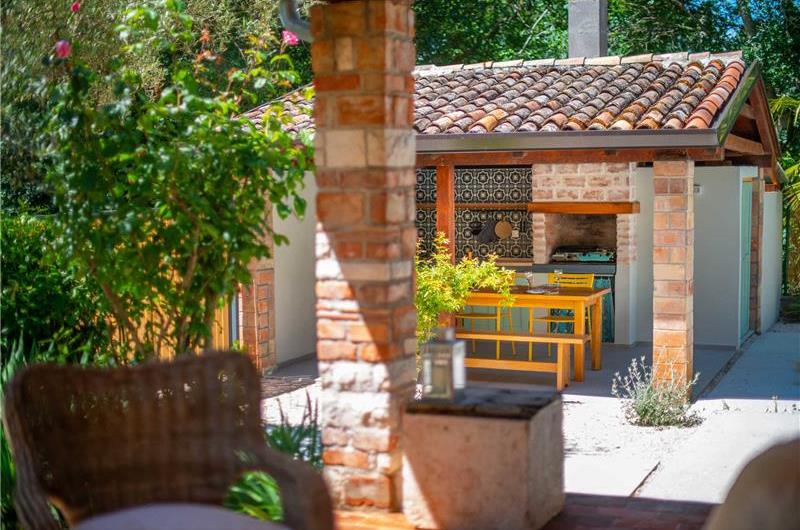 2 Bedroom Villa with Pool near Umag, sleeps 4