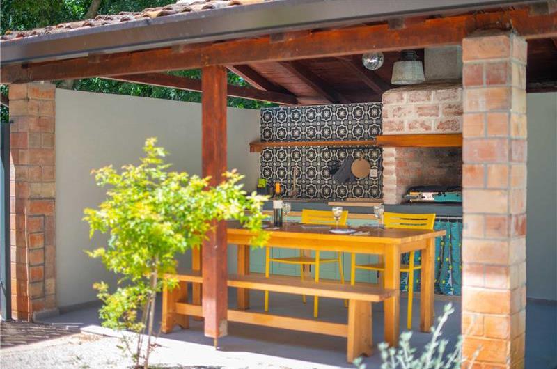 2 Bedroom Villa with Pool near Umag, sleeps 4