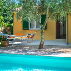 2 Bedroom Villa with Pool near Umag, sleeps 4