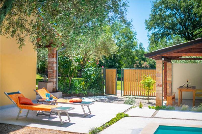 2 Bedroom Villa with Pool near Umag, sleeps 4