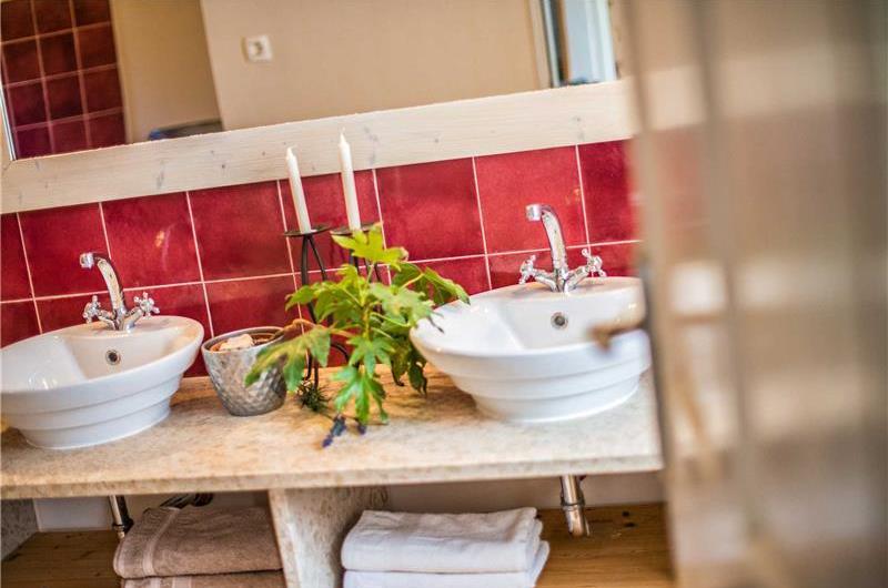 2 Bedroom Villa with Pool near Umag, sleeps 3