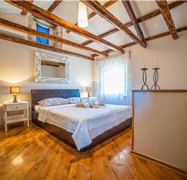 2 Bedroom Villa with Pool near Umag, sleeps 3