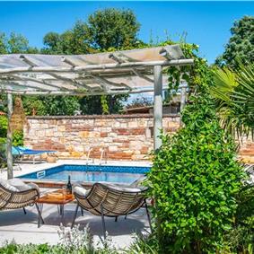 2 Bedroom Villa with Pool near Umag, sleeps 3
