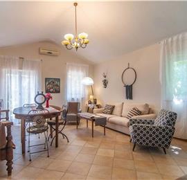 2 Bedroom Villa with Pool near Umag, sleeps 3