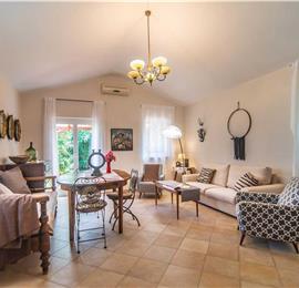 2 Bedroom Villa with Pool near Umag, sleeps 3