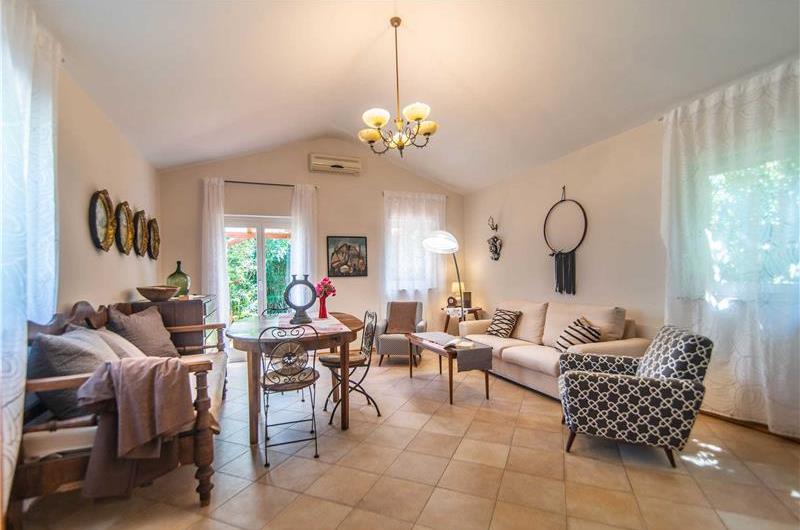 2 Bedroom Villa with Pool near Umag, sleeps 3