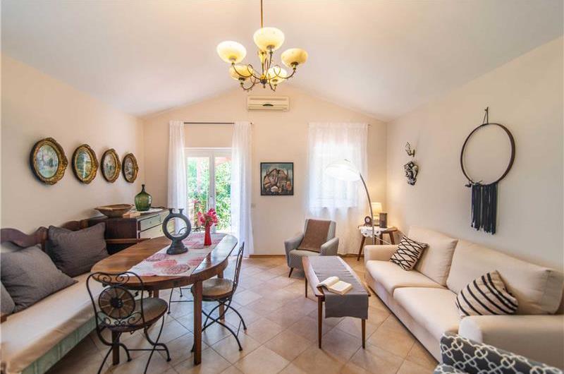 2 Bedroom Villa with Pool near Umag, sleeps 3