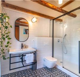 2 Bedroom Villa with Pool near Umag, sleeps 3