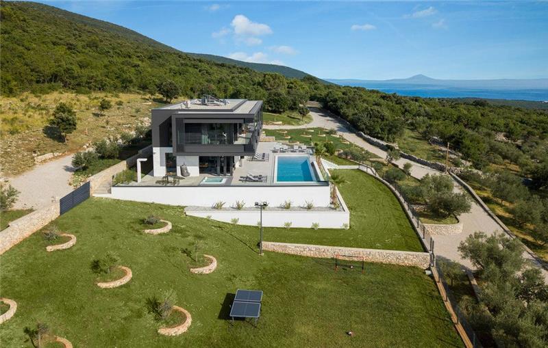 Sea-view villa in Labin, photograph 1