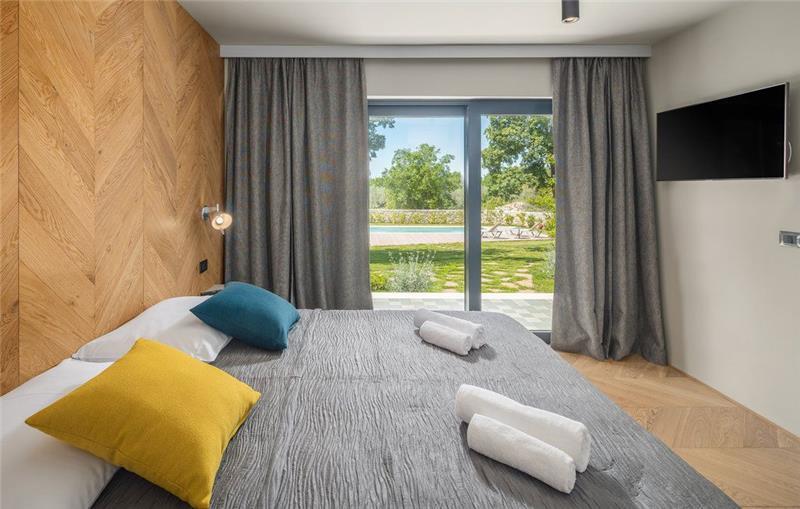 4 Bedroom Istrian Villa with Pool and Spa near Vodnjan, Sleeps 8  