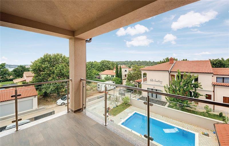 Sea-view villa in Pula, photograph 4
