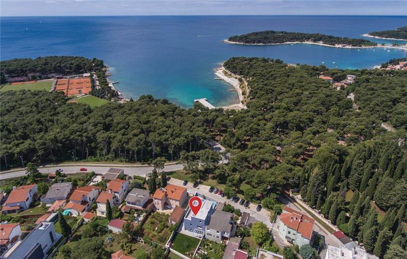 Beachfront villa in Pula, photograph 22