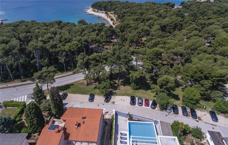 Beachfront villa in Pula, photograph 24