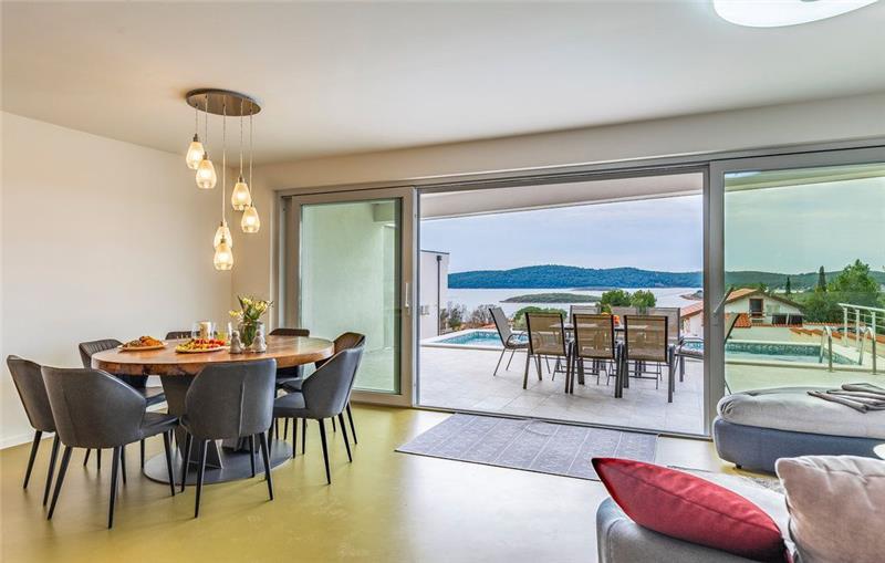 Sea-view villa in Medulin, photograph 19